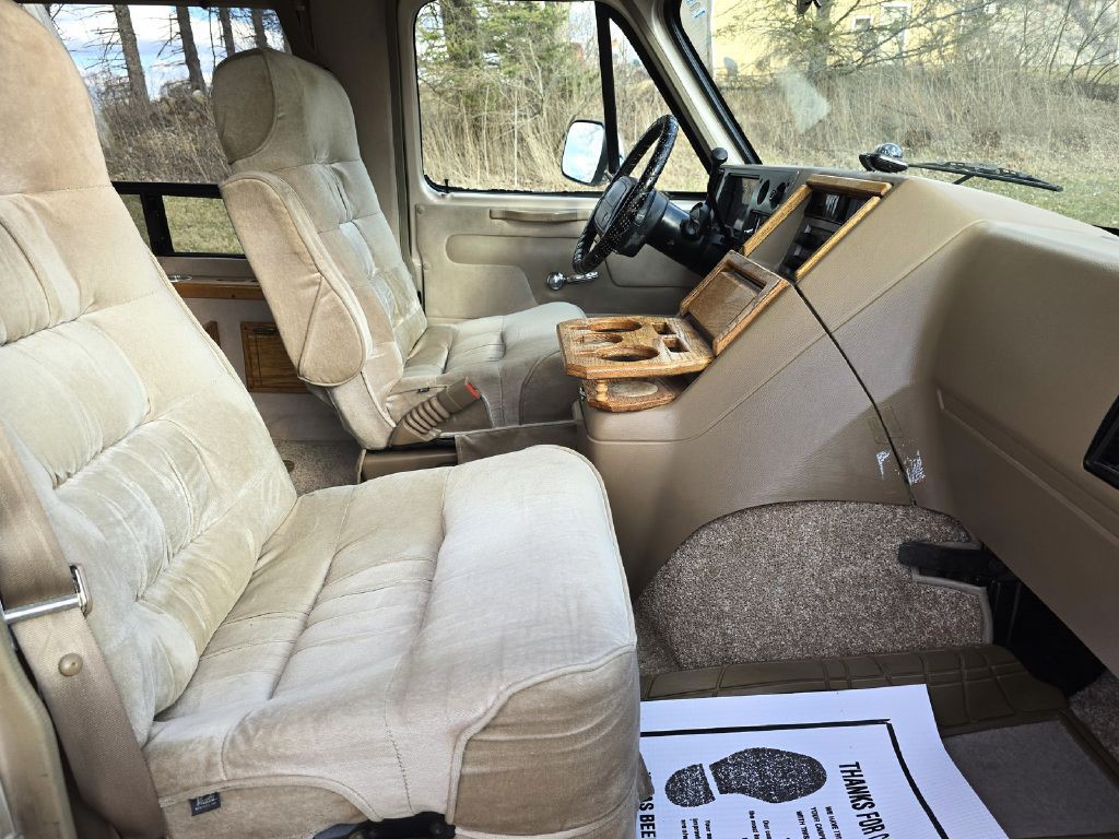 1994 Chevrolet G20 Image 16