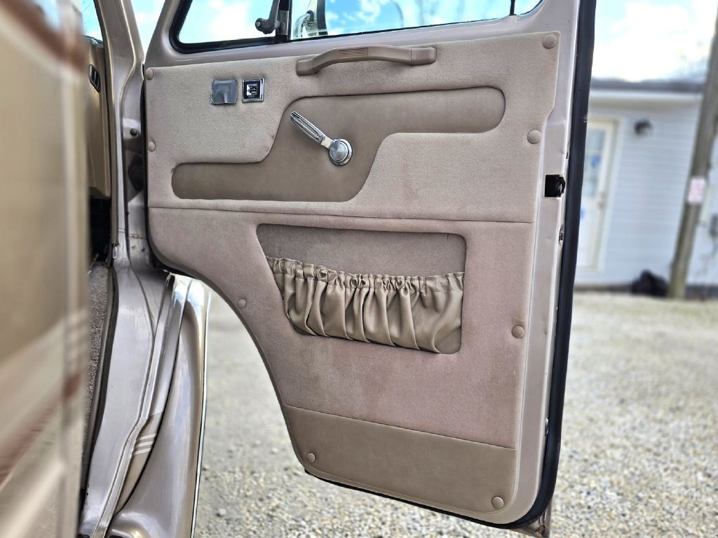 1994 Chevrolet G20 Image 22