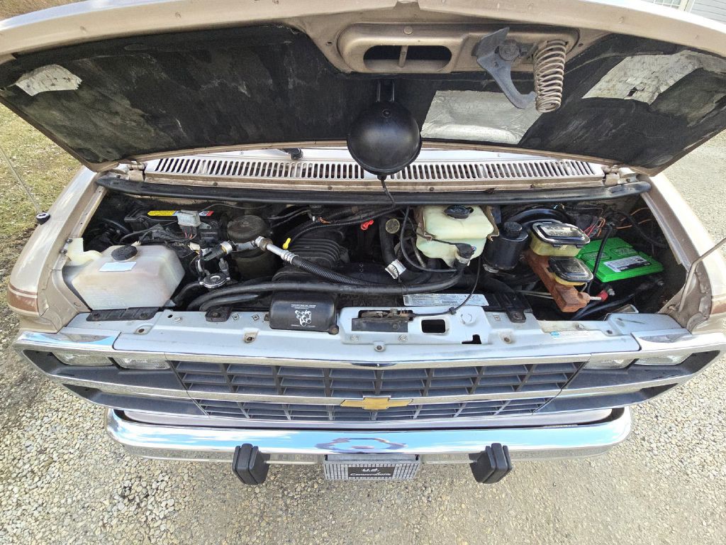 1994 Chevrolet G20 Image 23