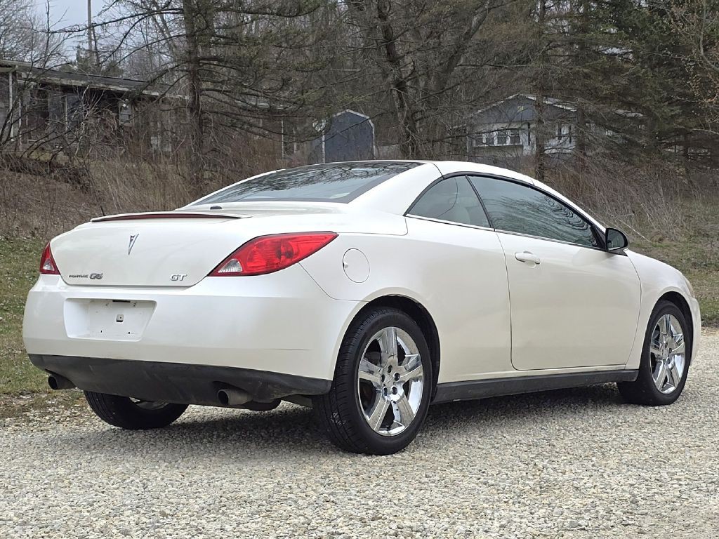 2009 Pontiac G6 Image 9