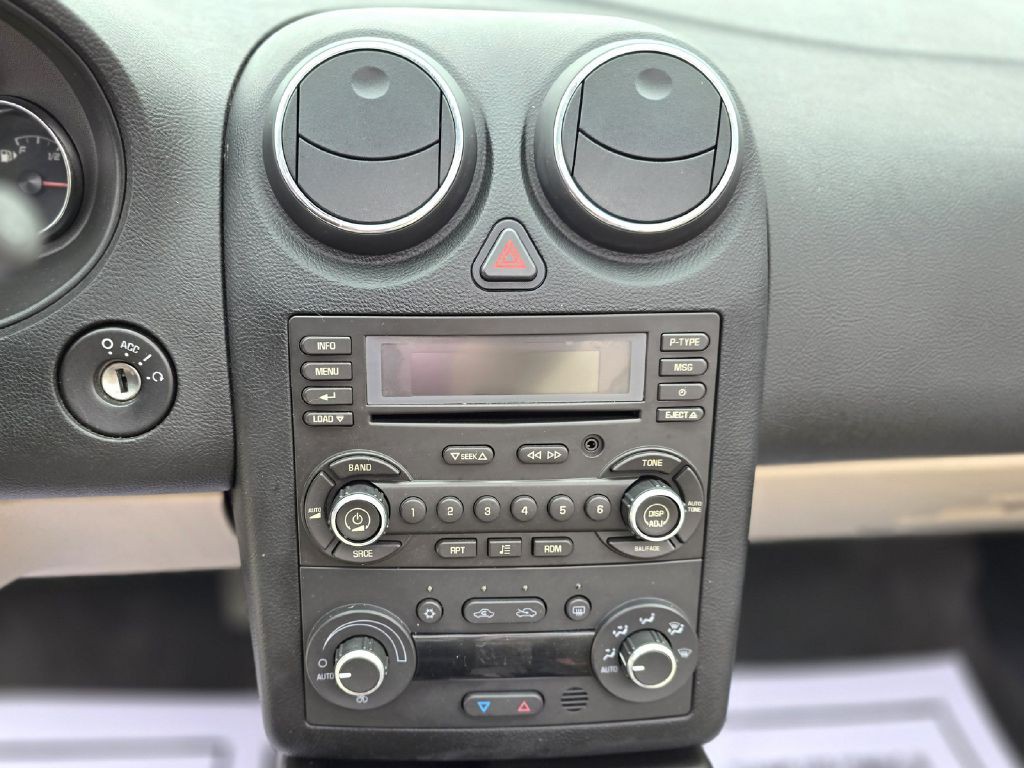 2009 Pontiac G6 Image 17