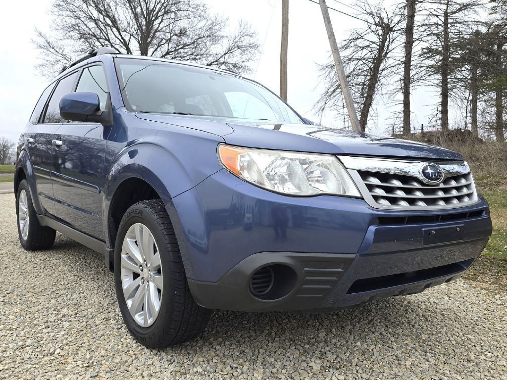 2011 Subaru Forester Image 11