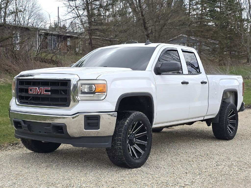 2015 GMC Sierra Image 2