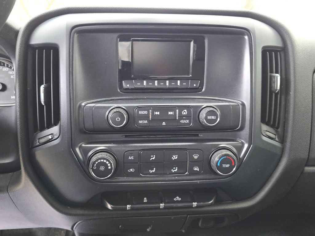 2015 GMC Sierra Image 18