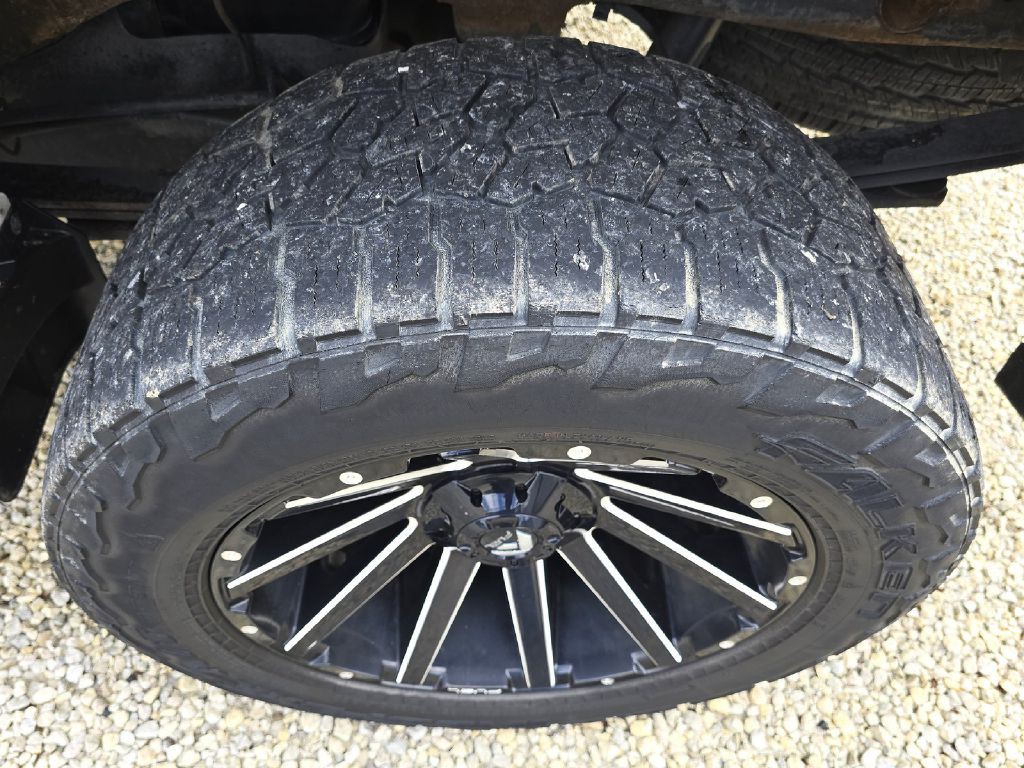 2015 GMC Sierra Image 22