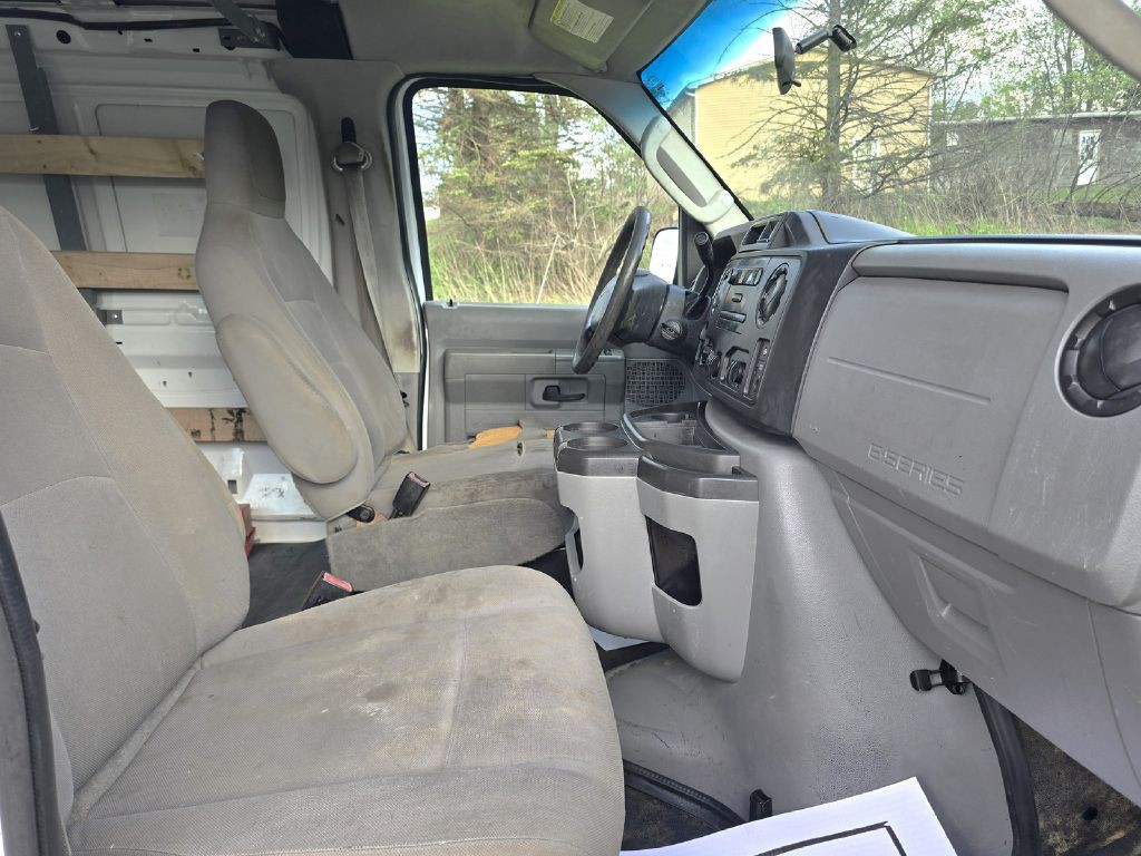 2014 Ford Econoline Image 15