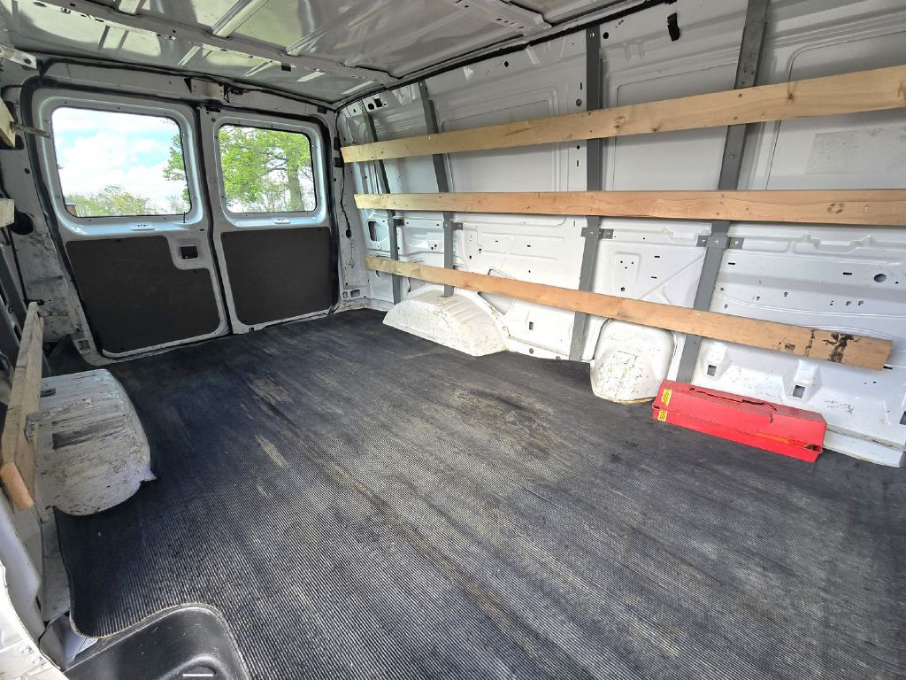 2014 Ford Econoline Image 16