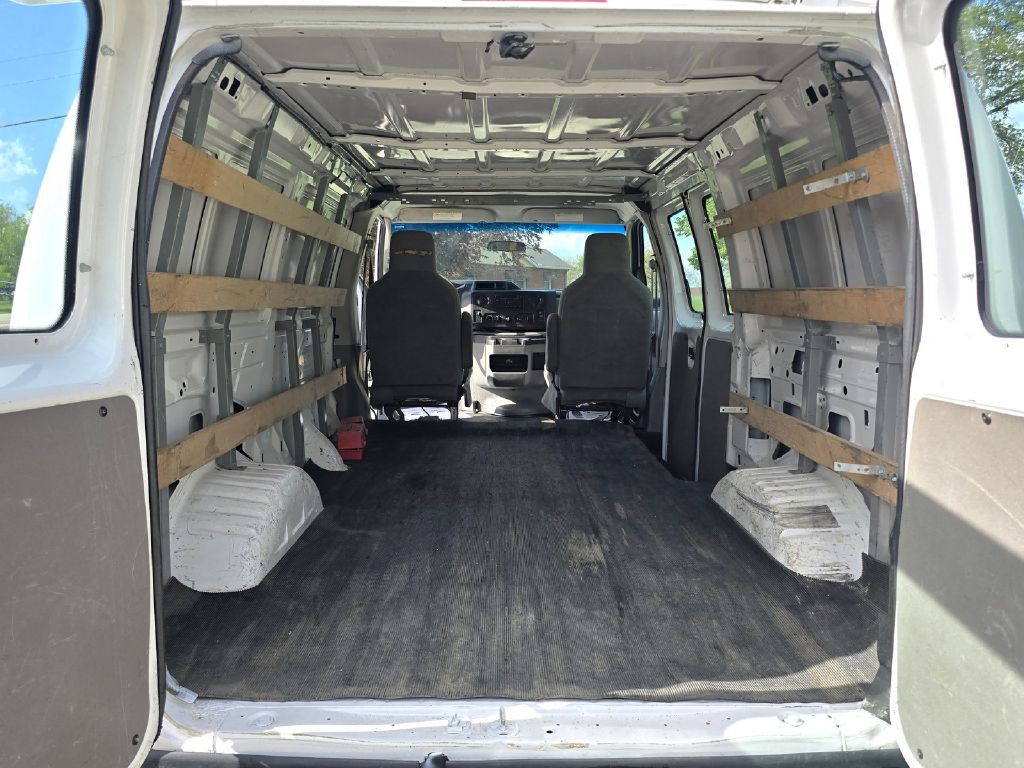 2014 Ford Econoline Image 17