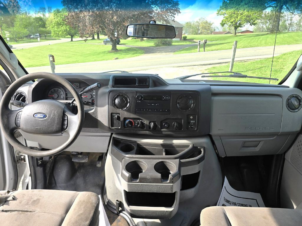 2014 Ford Econoline Image 18