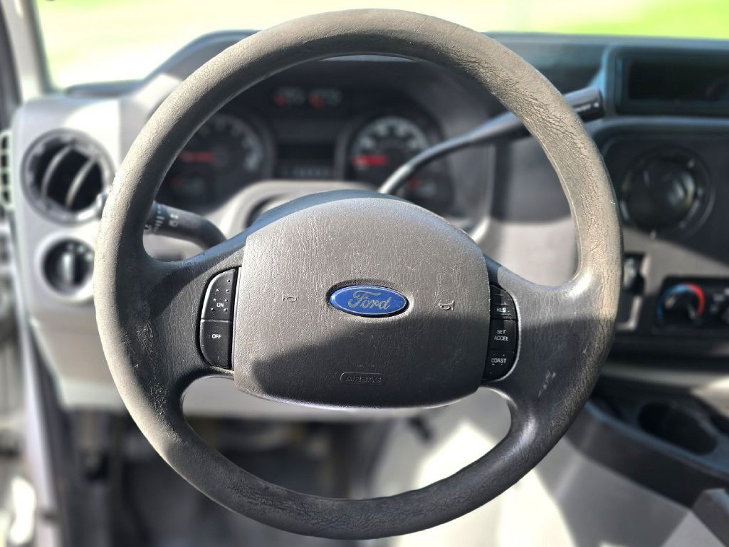 2014 Ford Econoline Image 19