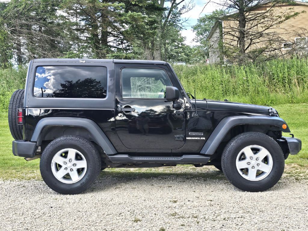 2013 Jeep Wrangler Image 8
