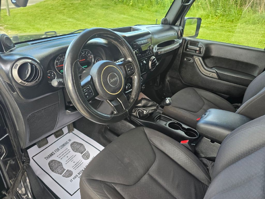 2013 Jeep Wrangler Image 12