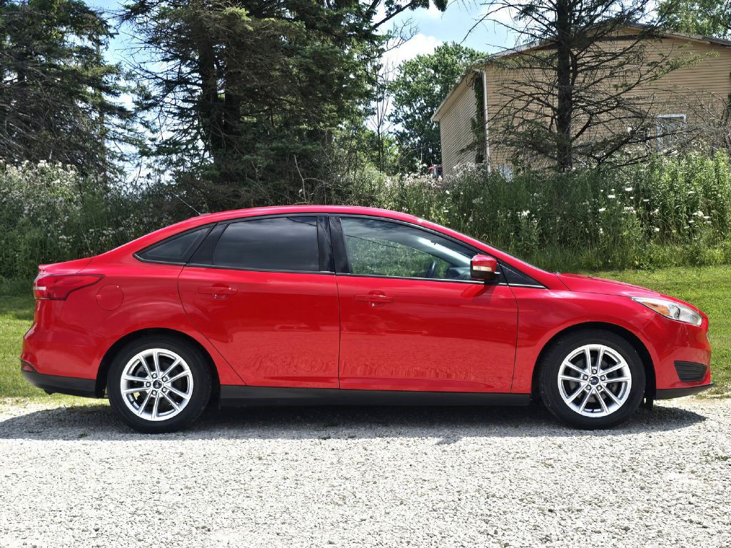 2016 Ford Focus Image 8