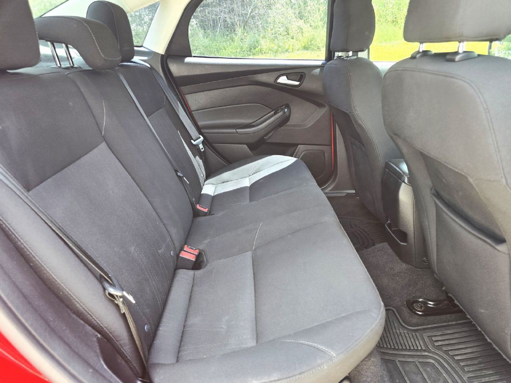 2016 Ford Focus Image 15