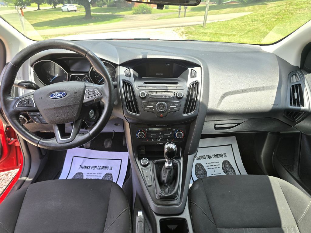 2016 Ford Focus Image 17