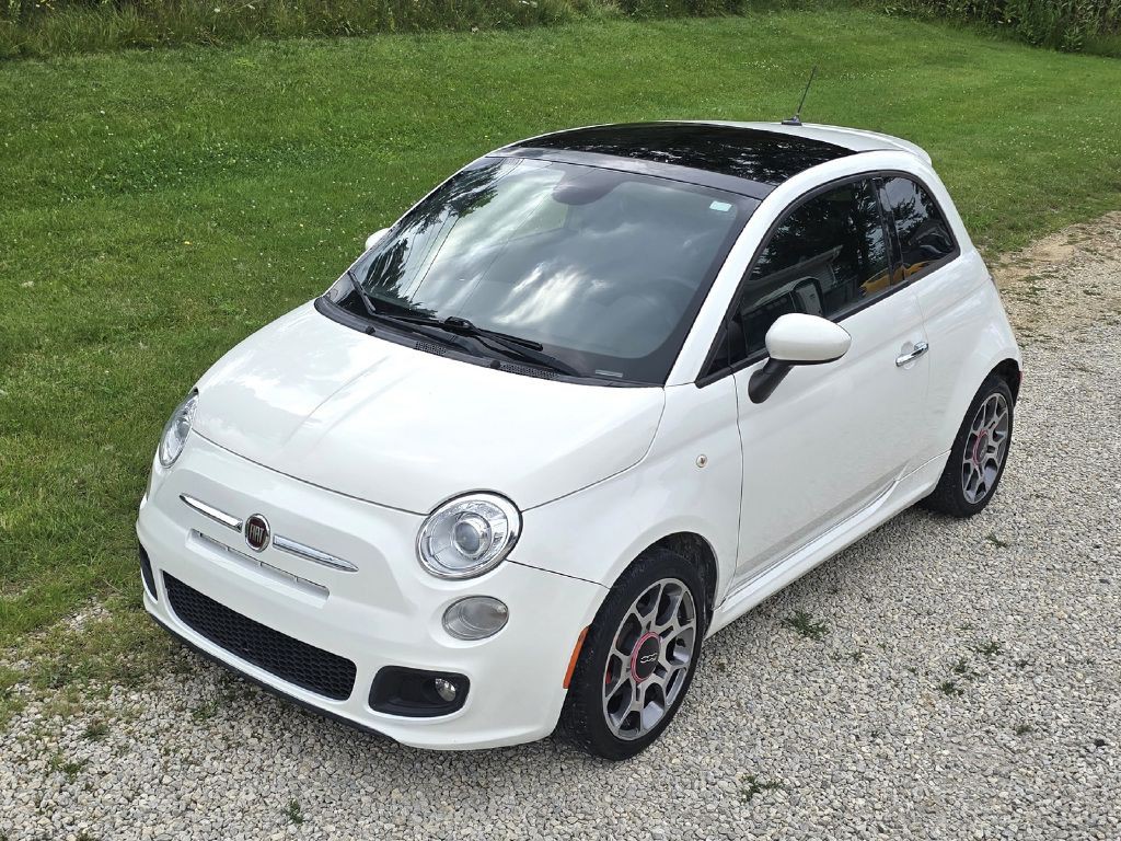 2015 FIAT 500 Image 1