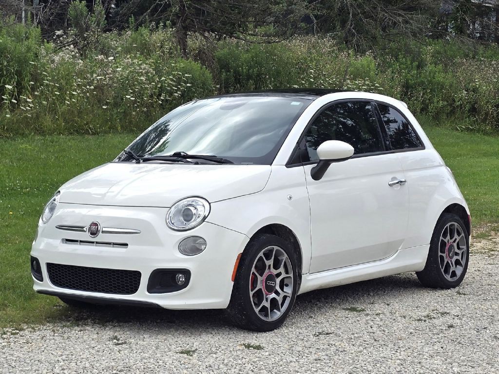 2015 FIAT 500 Image 2
