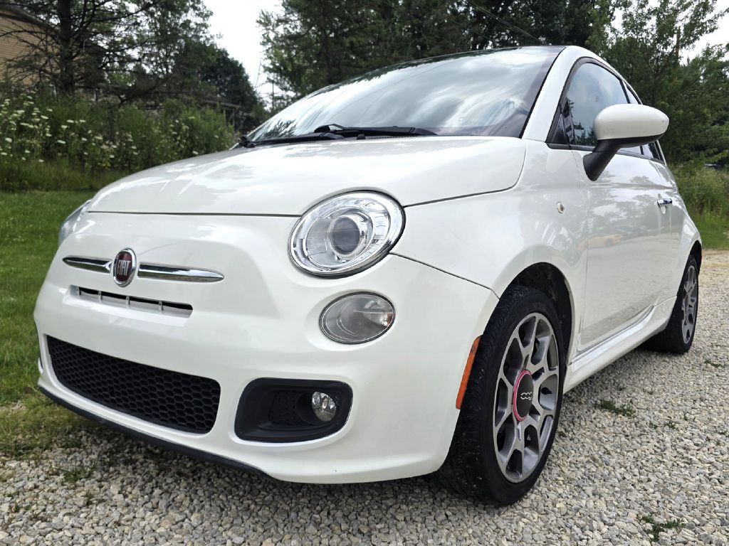 2015 FIAT 500 Image 6