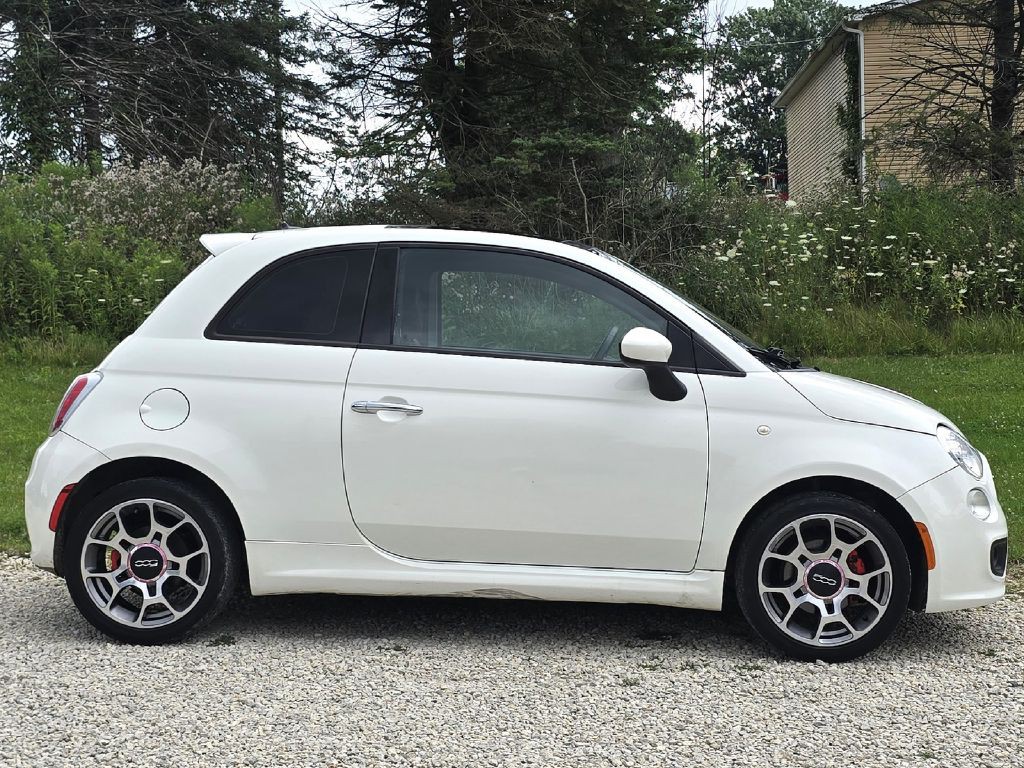 2015 FIAT 500 Image 8