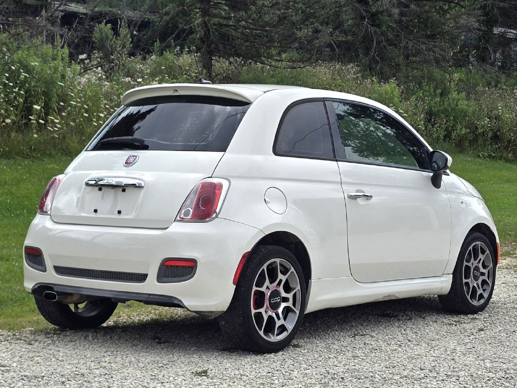 2015 FIAT 500 Image 9