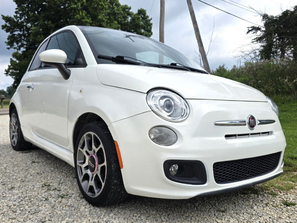 2015 FIAT 500 Image 11