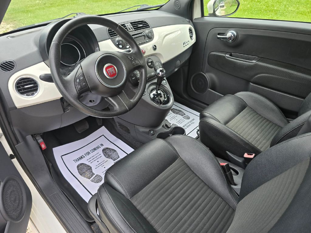 2015 FIAT 500 Image 12