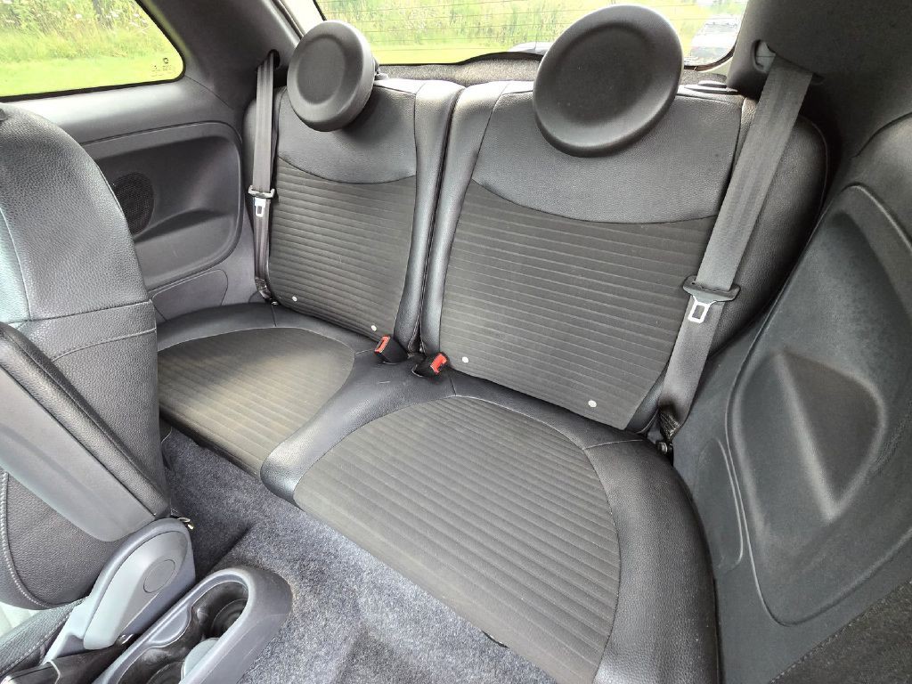 2015 FIAT 500 Image 14