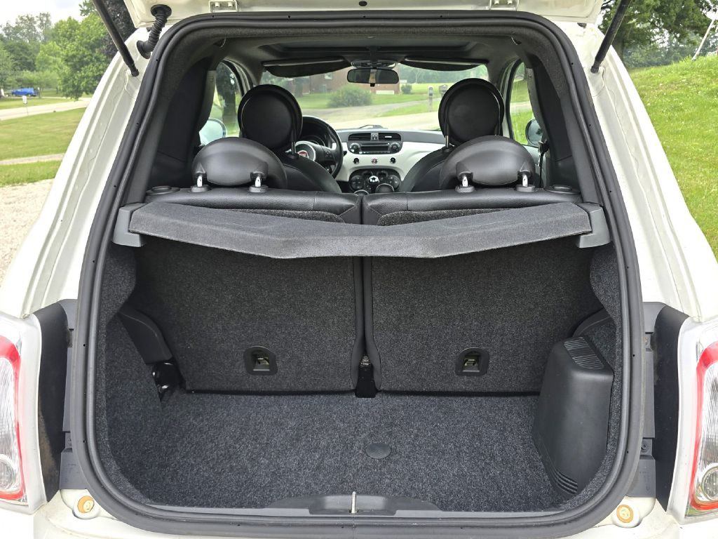 2015 FIAT 500 Image 16