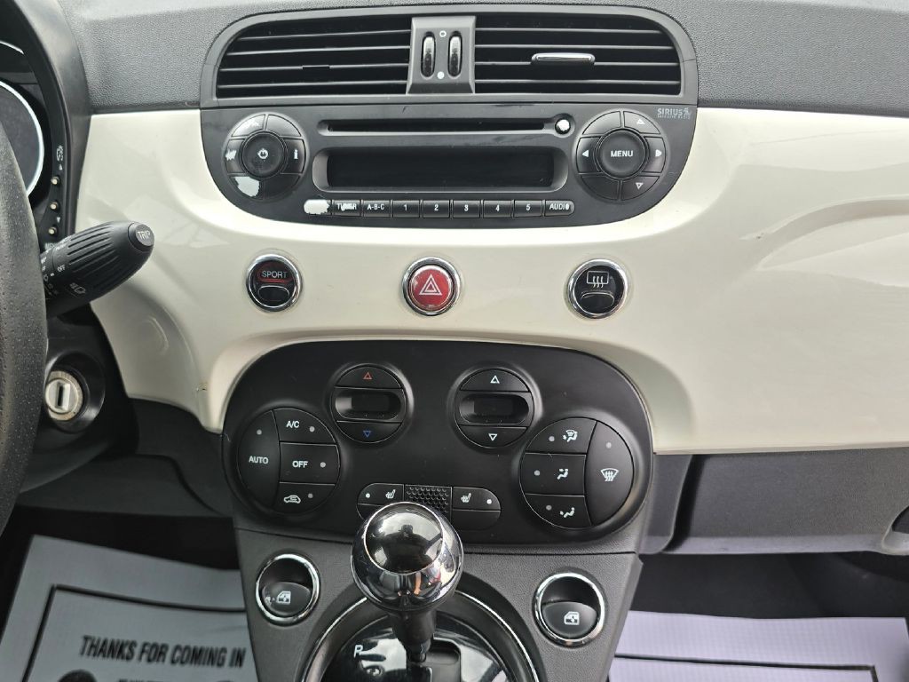 2015 FIAT 500 Image 18