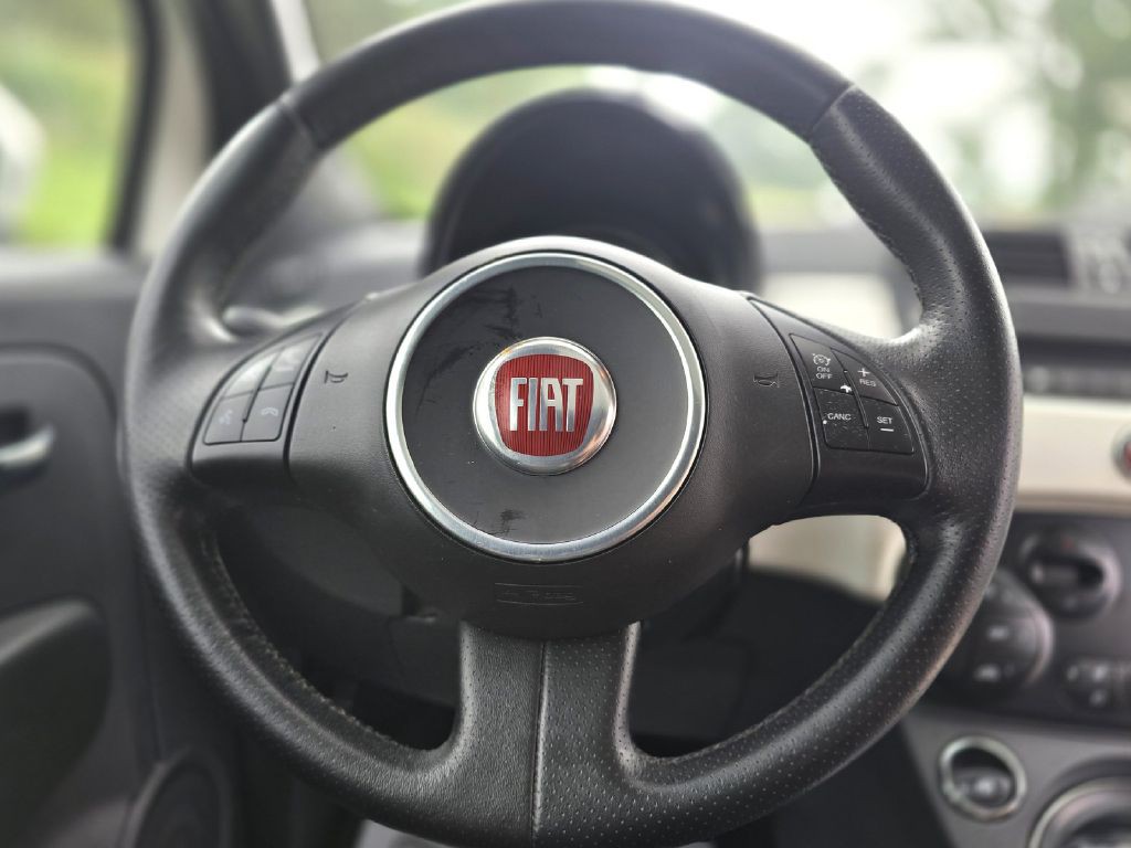 2015 FIAT 500 Image 19
