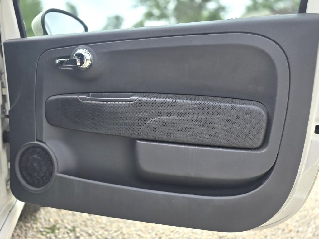 2015 FIAT 500 Image 23