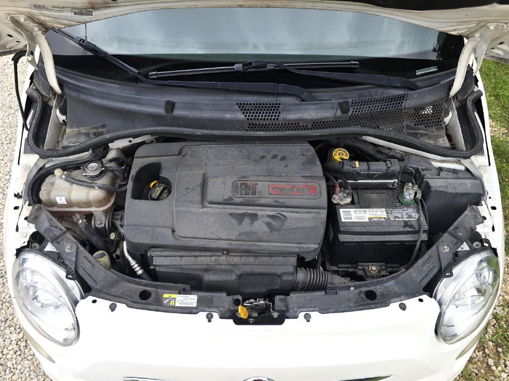 2015 FIAT 500 Image 26