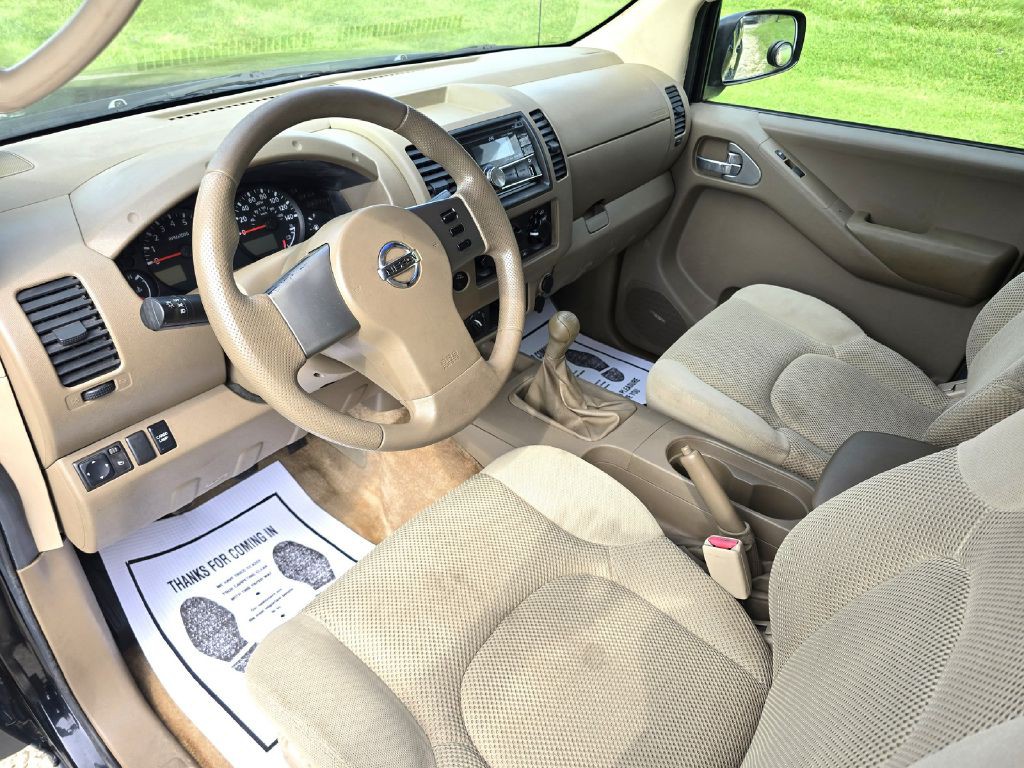2005 Nissan Frontier Image 12