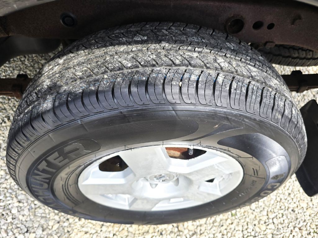 2005 Nissan Frontier Image 27