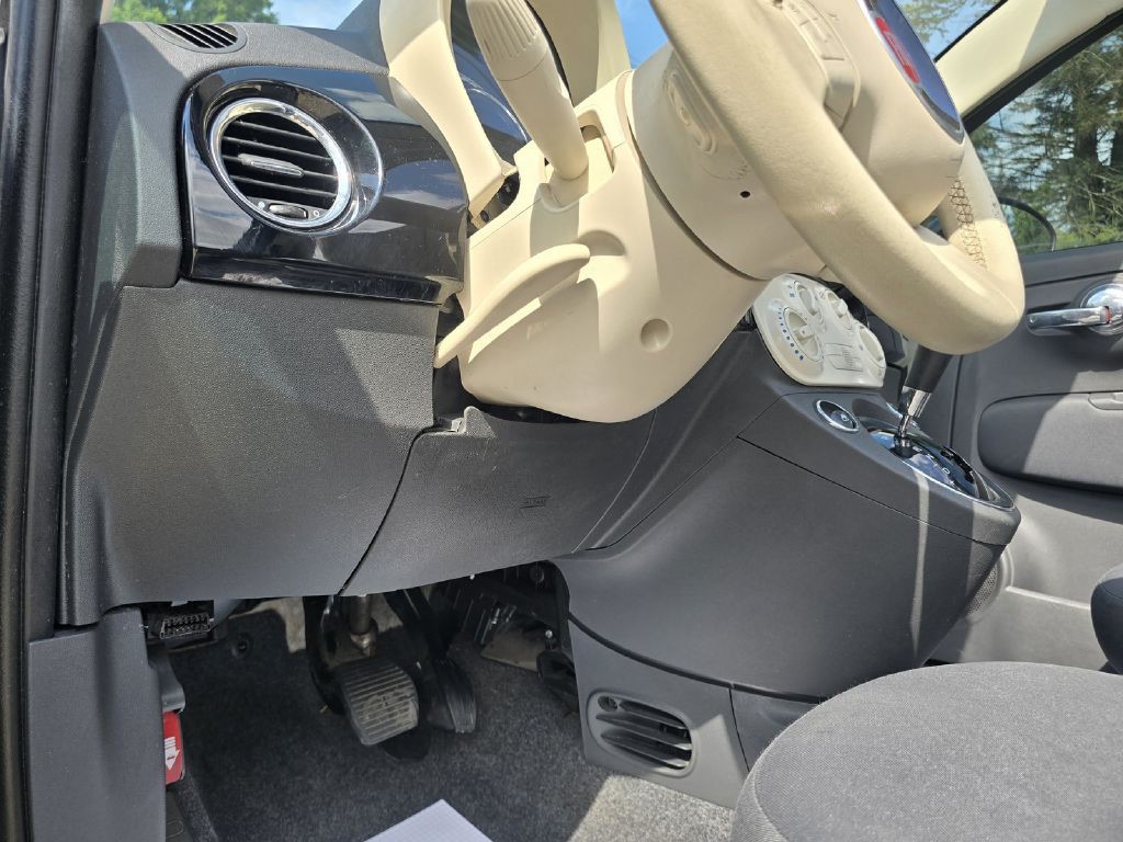 2013 FIAT 500 Image 19