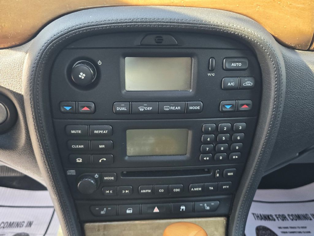 2004 Jaguar S-TYPE Image 19