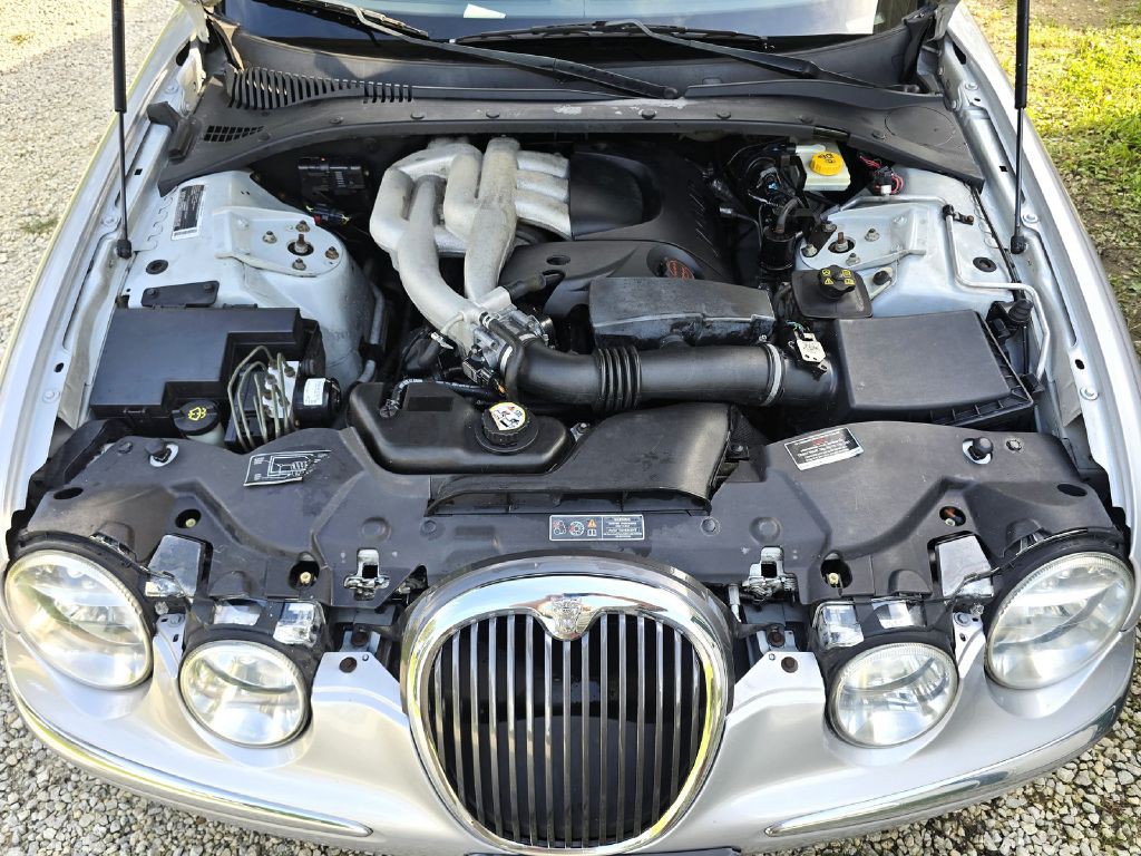 2004 Jaguar S-TYPE Image 23