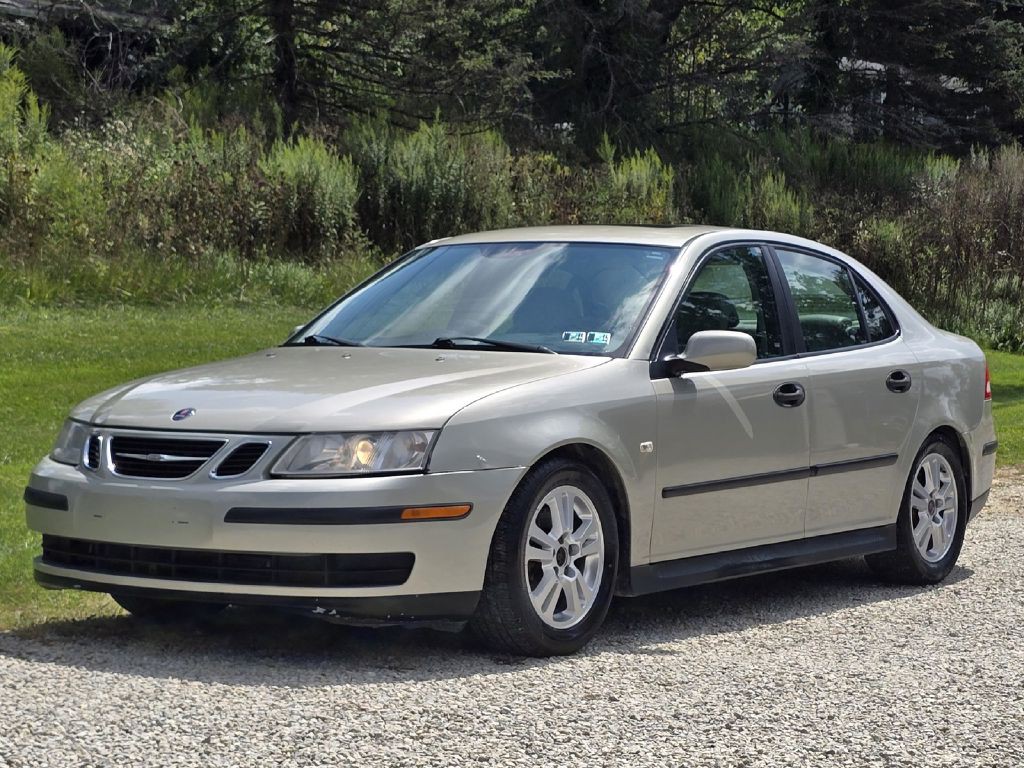 2005 Saab 9-3 Image 2