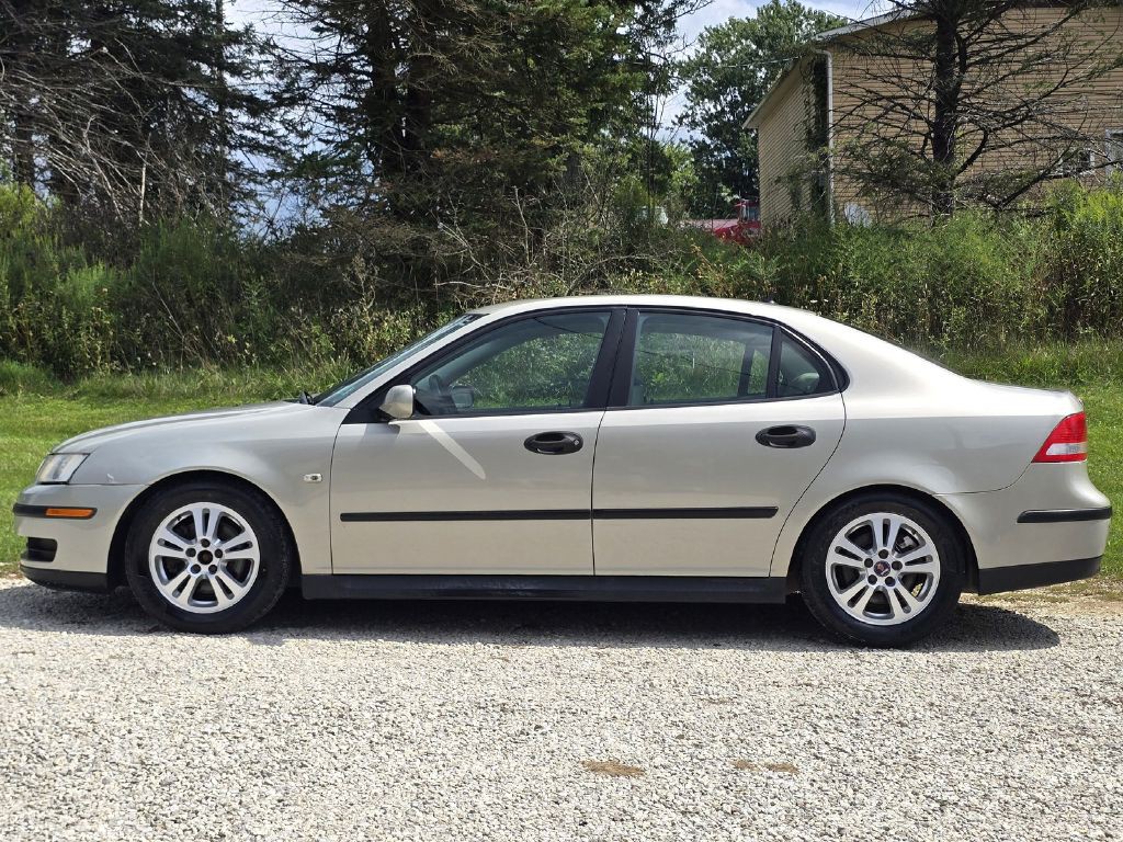 2005 Saab 9-3 Image 3