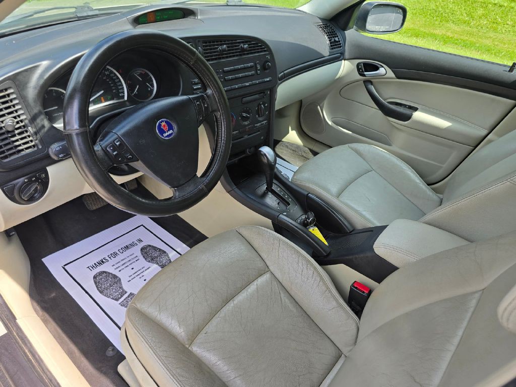 2005 Saab 9-3 Image 12