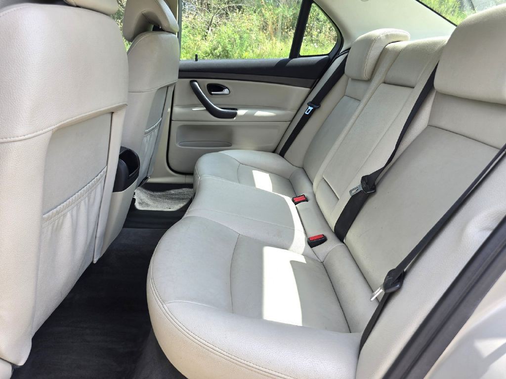 2005 Saab 9-3 Image 14