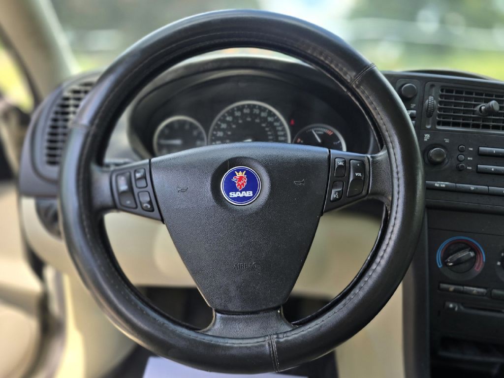 2005 Saab 9-3 Image 18