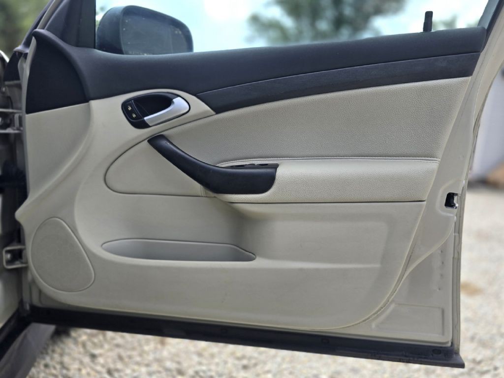2005 Saab 9-3 Image 22