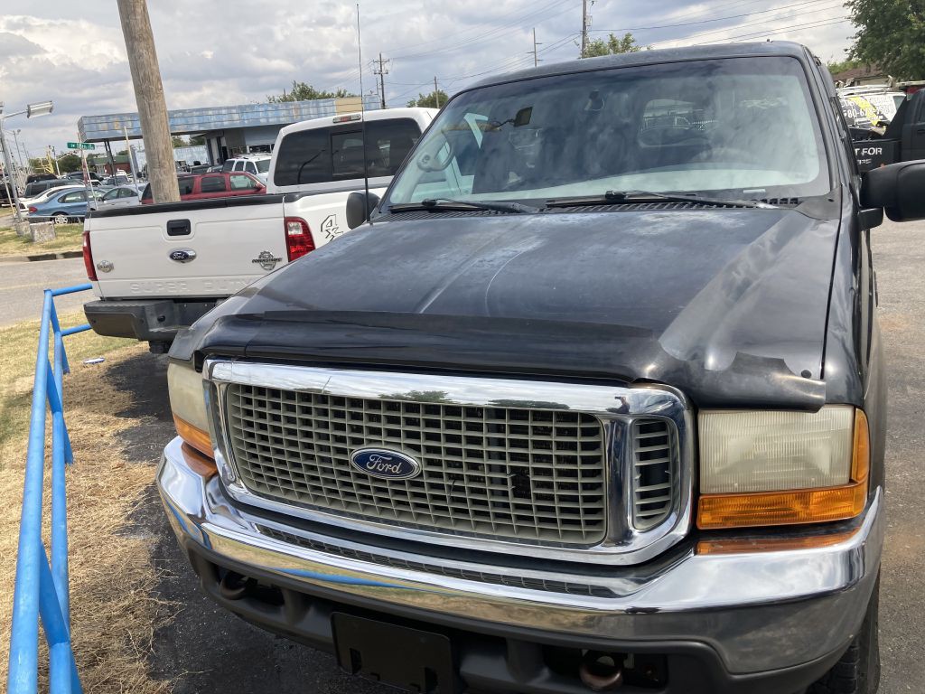 2000 Ford Excursion Image 2