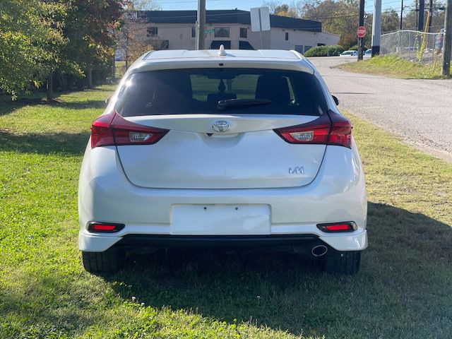 2017 Toyota Corolla Image 5