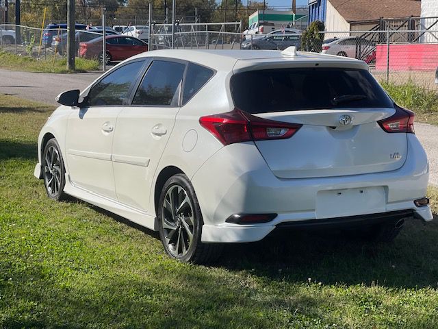 2017 Toyota Corolla Image 6