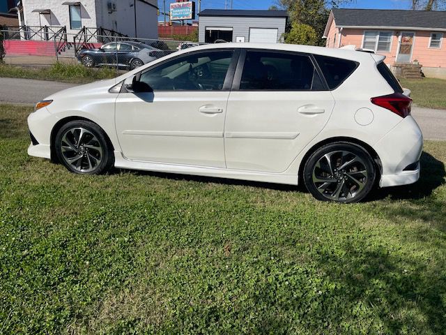 2017 Toyota Corolla Image 8