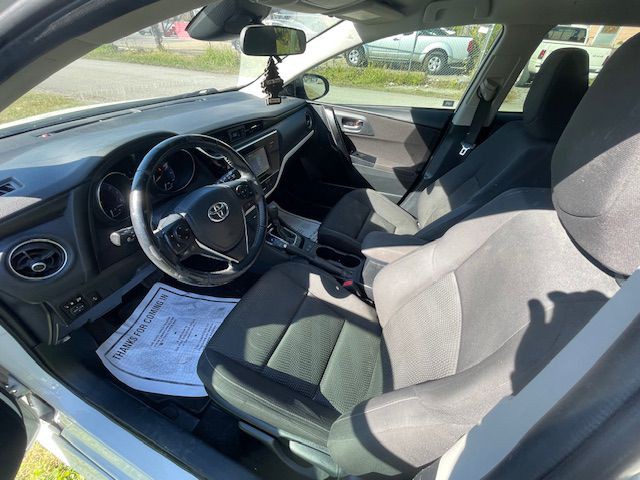 2017 Toyota Corolla Image 9