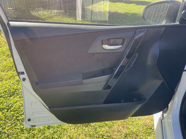 2017 Toyota Corolla Image 10