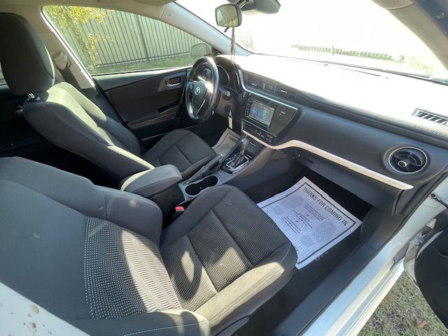 2017 Toyota Corolla Image 11